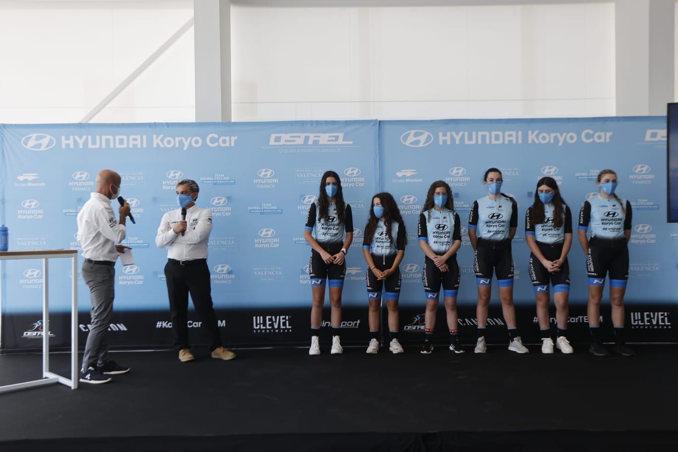 Presentación del equipo ciclista Hyundai Koryo Car