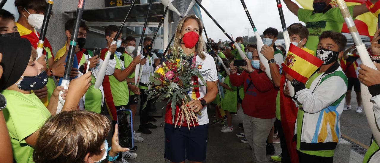 Pasillo de honor de Aldán a Teresa Portela: "No me imaginaba este recibimiento, pero la gente es todo amor"