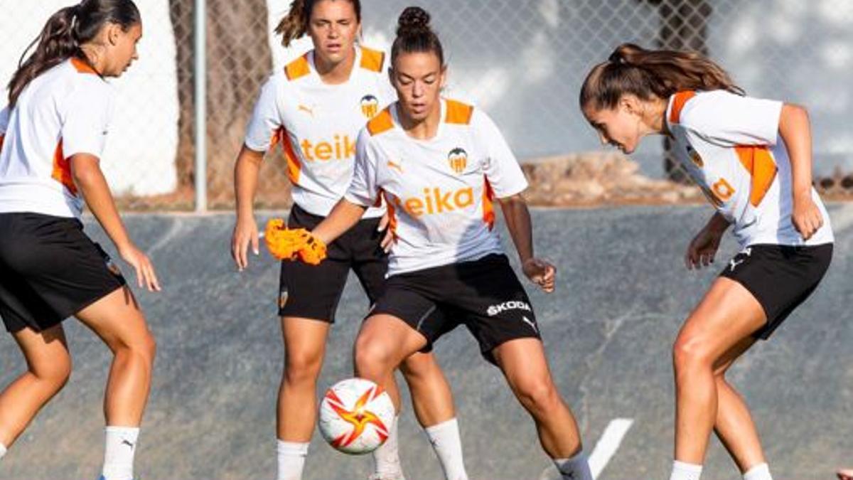 El Valencia Femenino durante un entrenamiento