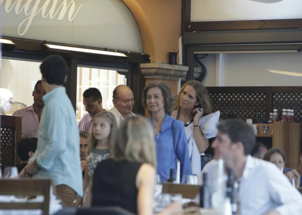 Cena de la Familia Real en Puerto Portals