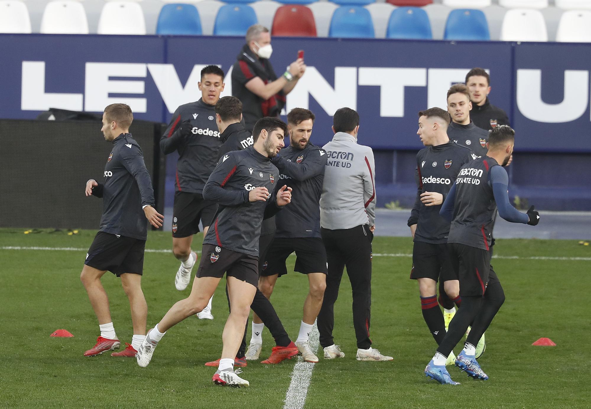 Sesión del Levante en el Ciutat antes de enfrentarse al Valencia