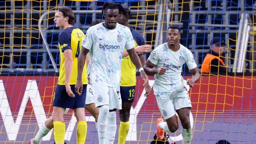 Dumfries marcó el primer gol del Inter frente al Union Saint-Gilloise