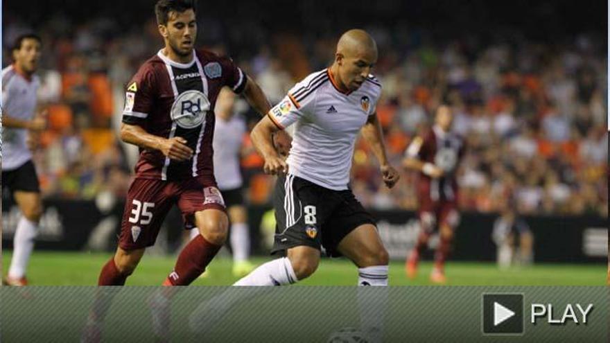 Feghouli: &quot;Todos tenemos que ganarnos el puesto&quot;