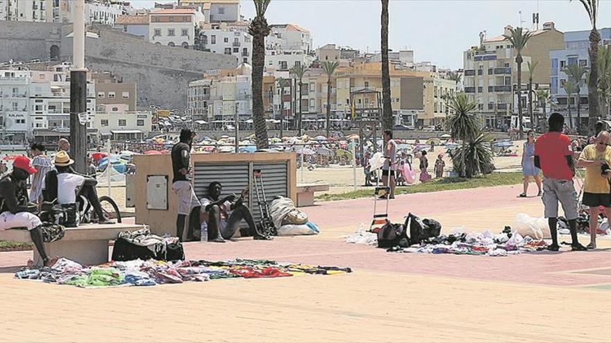 La ineficacia de la normativa hace crecer el ‘top manta’ en Castellón