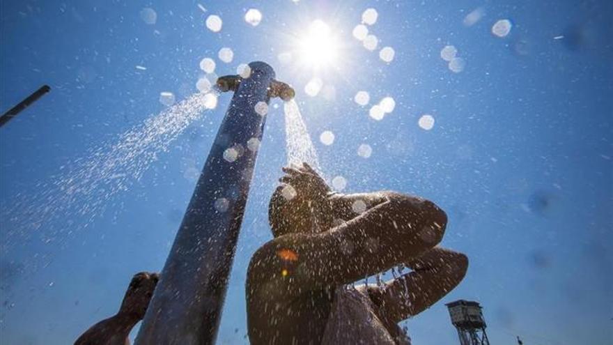 Activan la alerta sanitaria nivel naranja por alto calor en cinco comarcas de Castellón