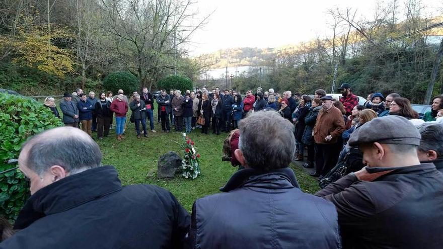 Asistentes al homenaje celebrado ayer.