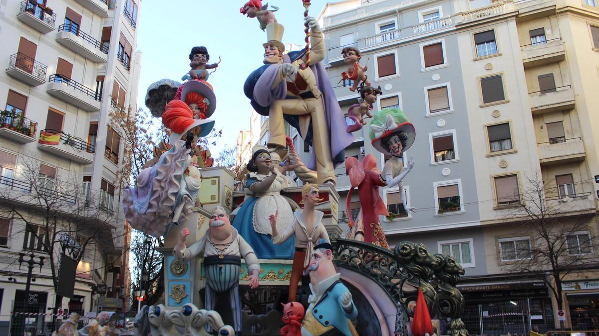 Las Fallas de Primera A hacen grandes desembolsos económicos con los monumentos falleros