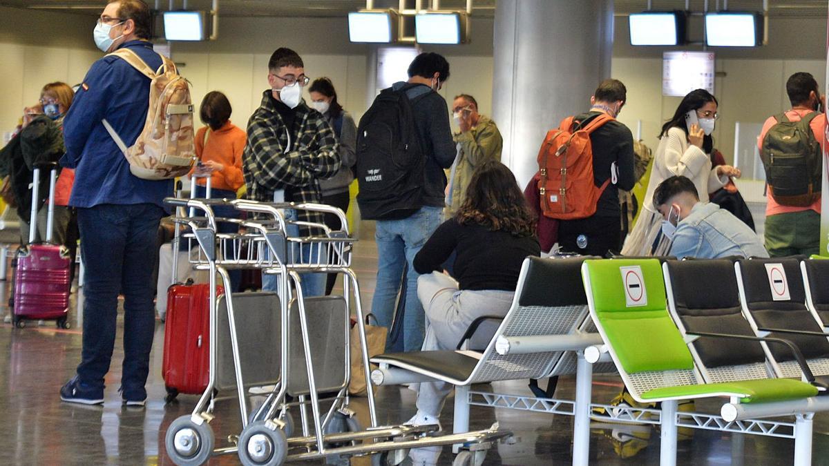 Colas en el aeropuerto de Gran Canaria debido al bloqueo de Barajas por la borrasca Filomena