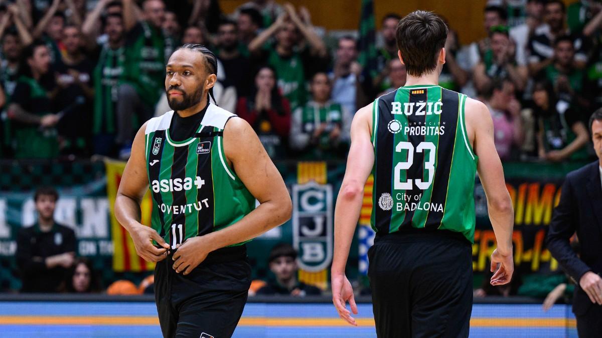 Jabari Parker, junto a Michael Ruzic