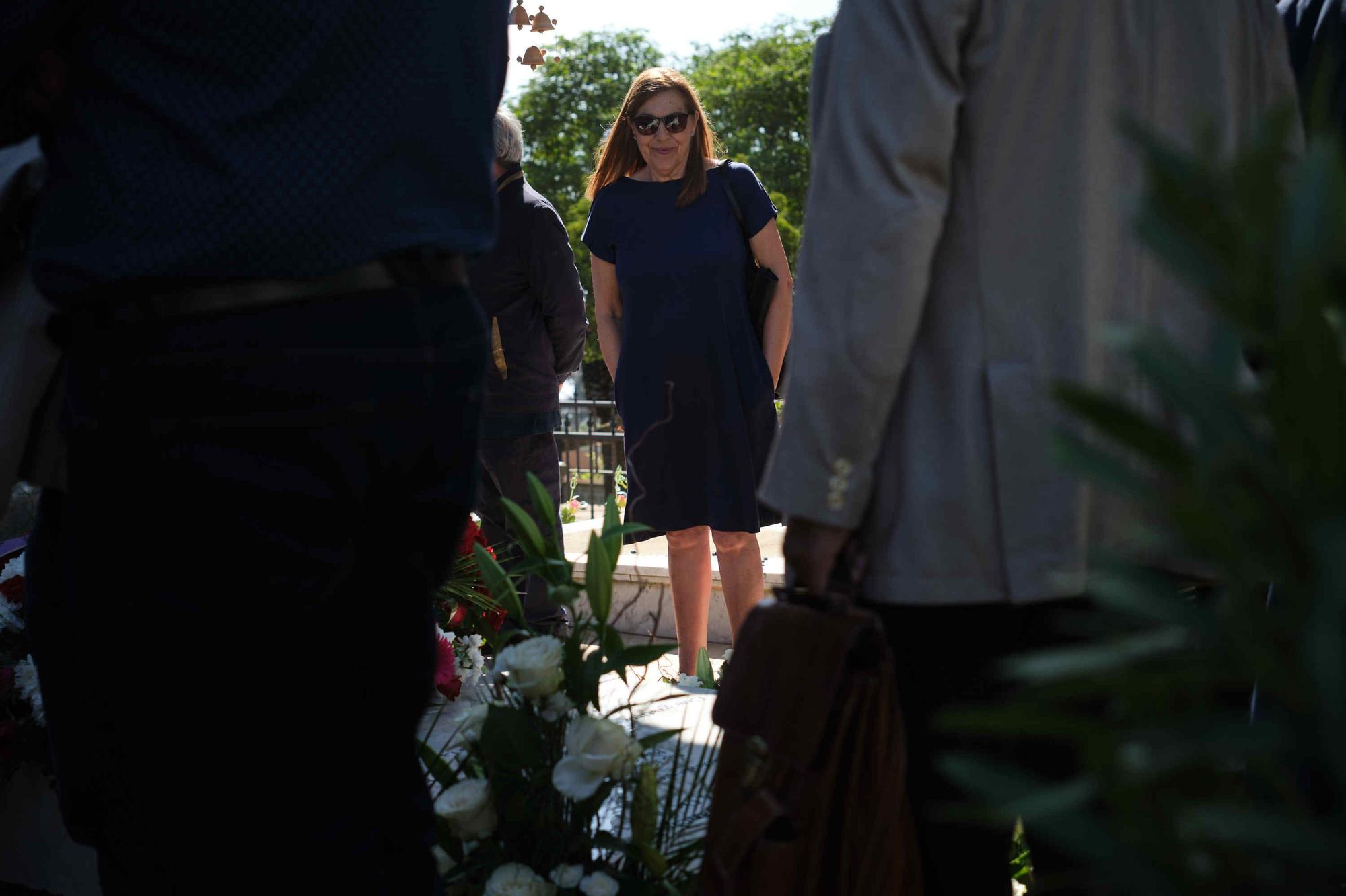 Entierro de los restos recuperados del físico Blas Cabrera Felipe en el cementerio de San Luis, La Laguna