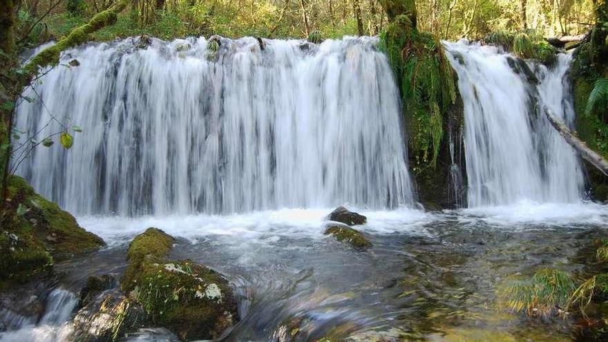 La ruta de Codeseda y Sabucedo suma espectaculares saltos de agua como la Fervenza das Quintas.