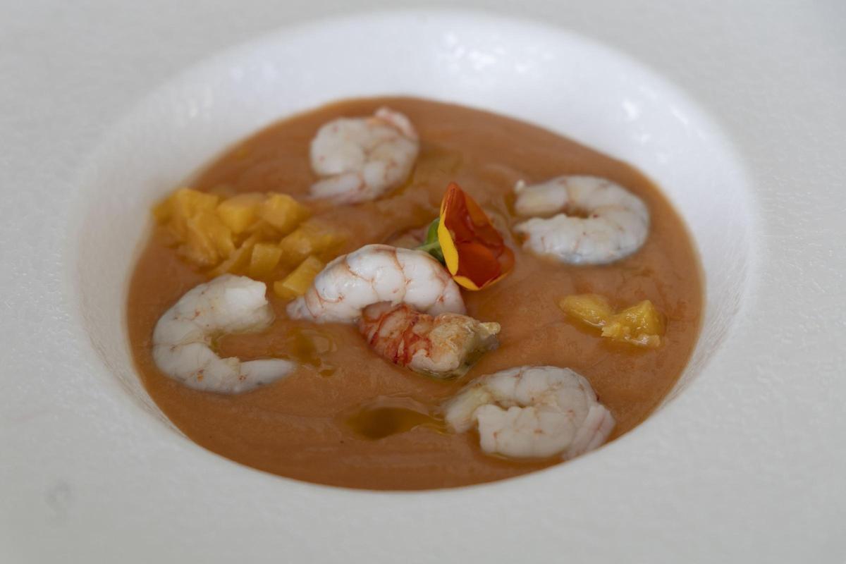 Salmorejo de níspero con gamba blanca de Calp.