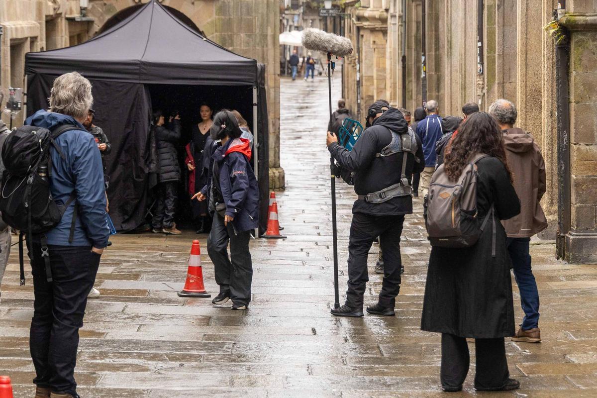 Las calles de la capital de Galicia acogen los rodajes de una nueva película sobre una diseñadora compostelana.