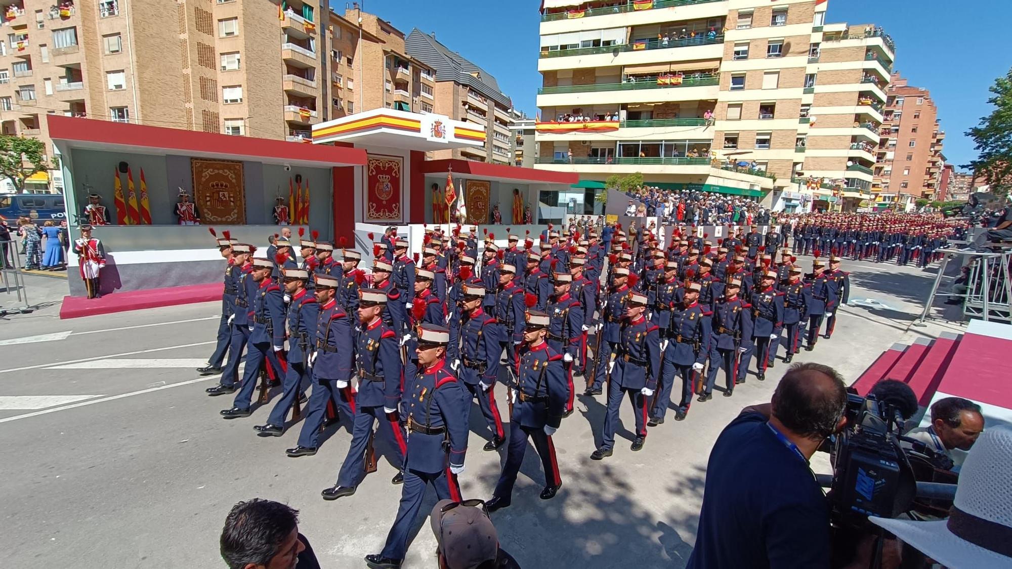 EN IMÁGENES | Así ha sido el desfile de las Fuerzas Armadas en Huesca