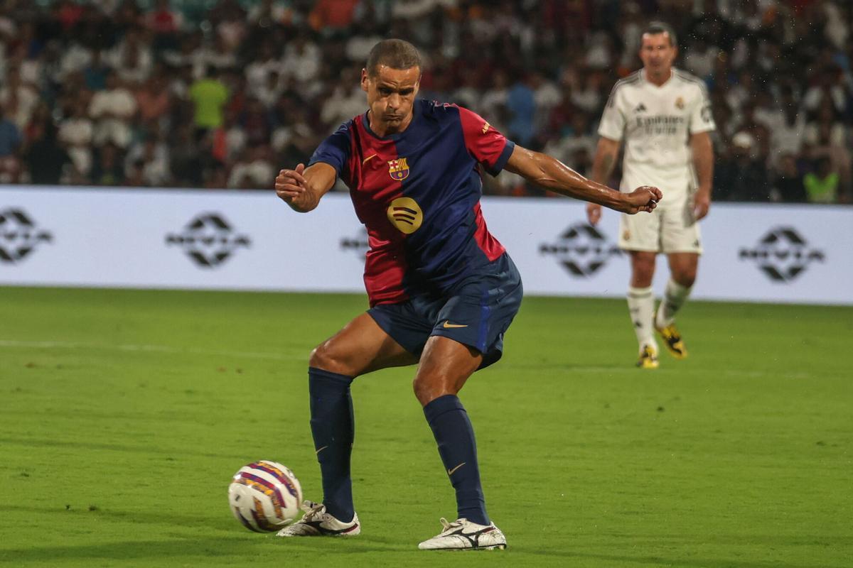 Rivaldo, en un partido de leyendas del FC Barcelona en la India