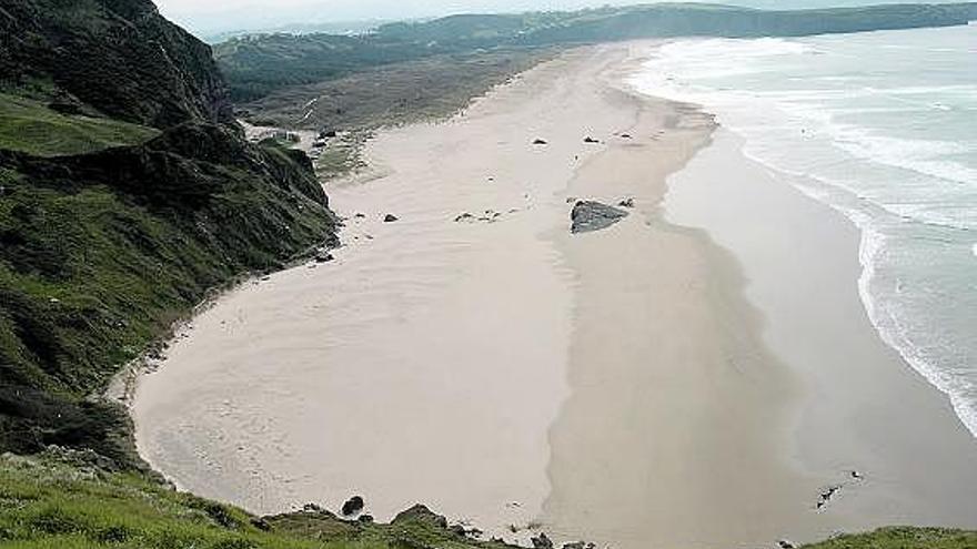 La playa gozoniega de Xagó.