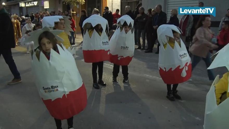 Sátira, color y creatividad en la Cabalgata del Ninot de Aldaia.