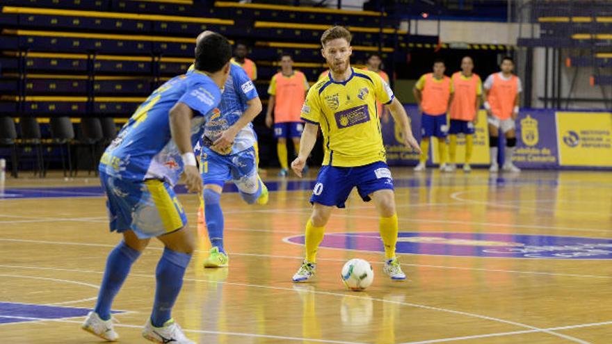 Juanillo, goleador del Gran Canaria, en el choque ante el Peñiscola de Copa.