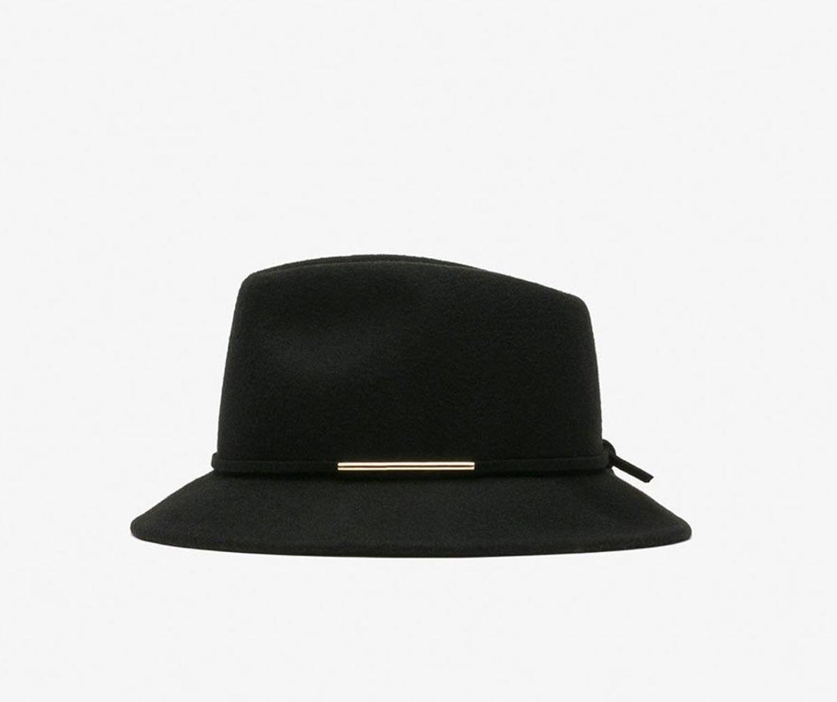 Sombrero con cinta (Precio: 19, 95 euros)