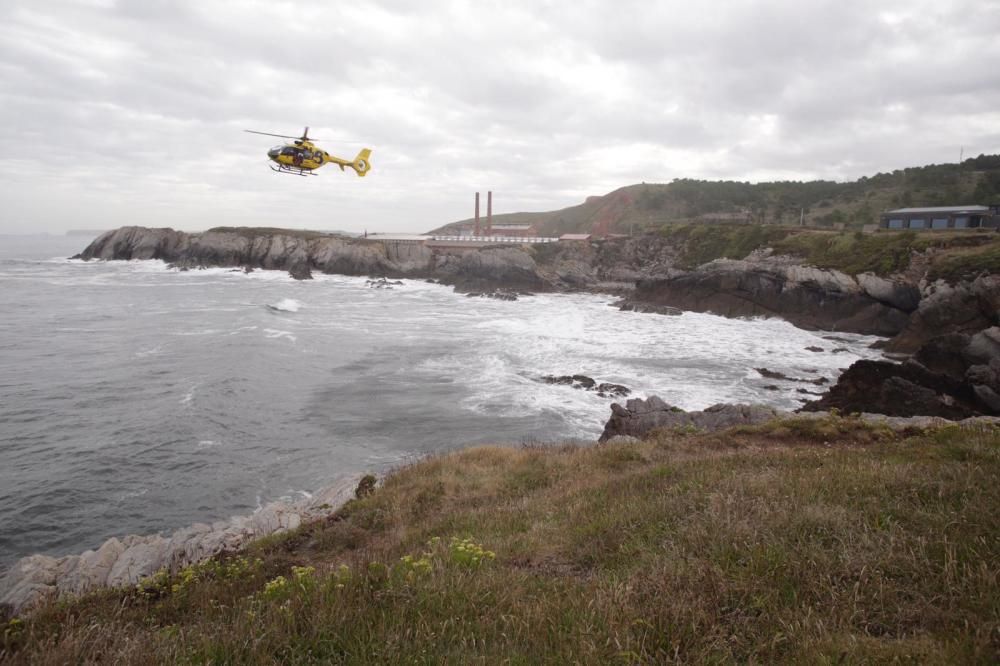 Buscan en Salinas y Arnao a una mujer que cayó al mar mientras pescaba de madrugada