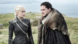 Daenerys Targaryen y Jon Nieve, protagonistas de ’Juego de tronos’.