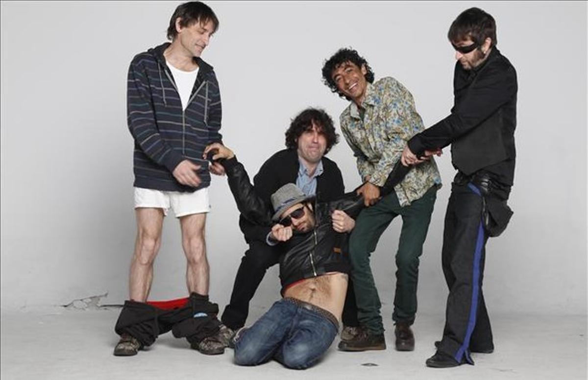 El quintet gamberro, en acció. El quintet gamberro, en acció.