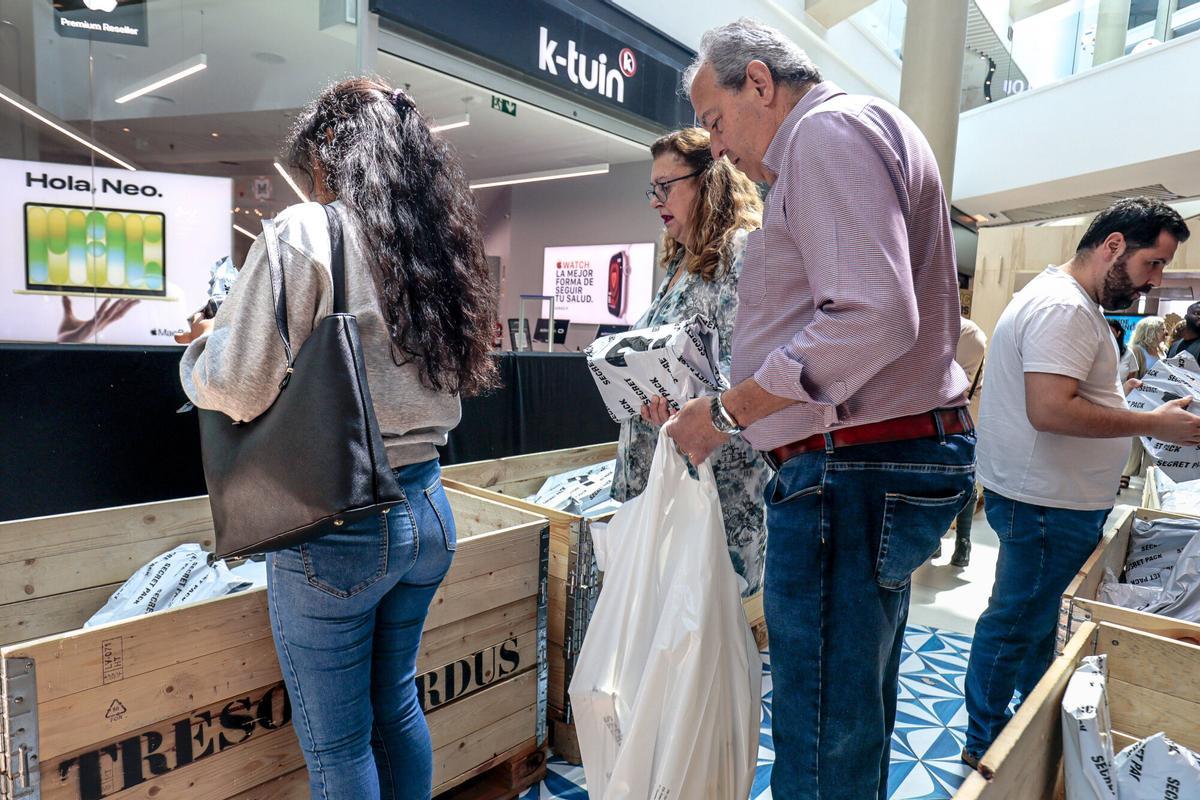 King Colis llega a Mallorca: ya puedes comprar paquetes perdidos sin saber qué hay dentro