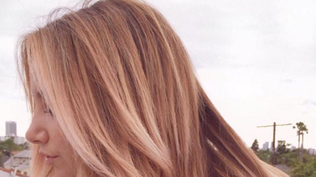 Ashley Tisdale se apunta al 'Rose Gold Blonde'