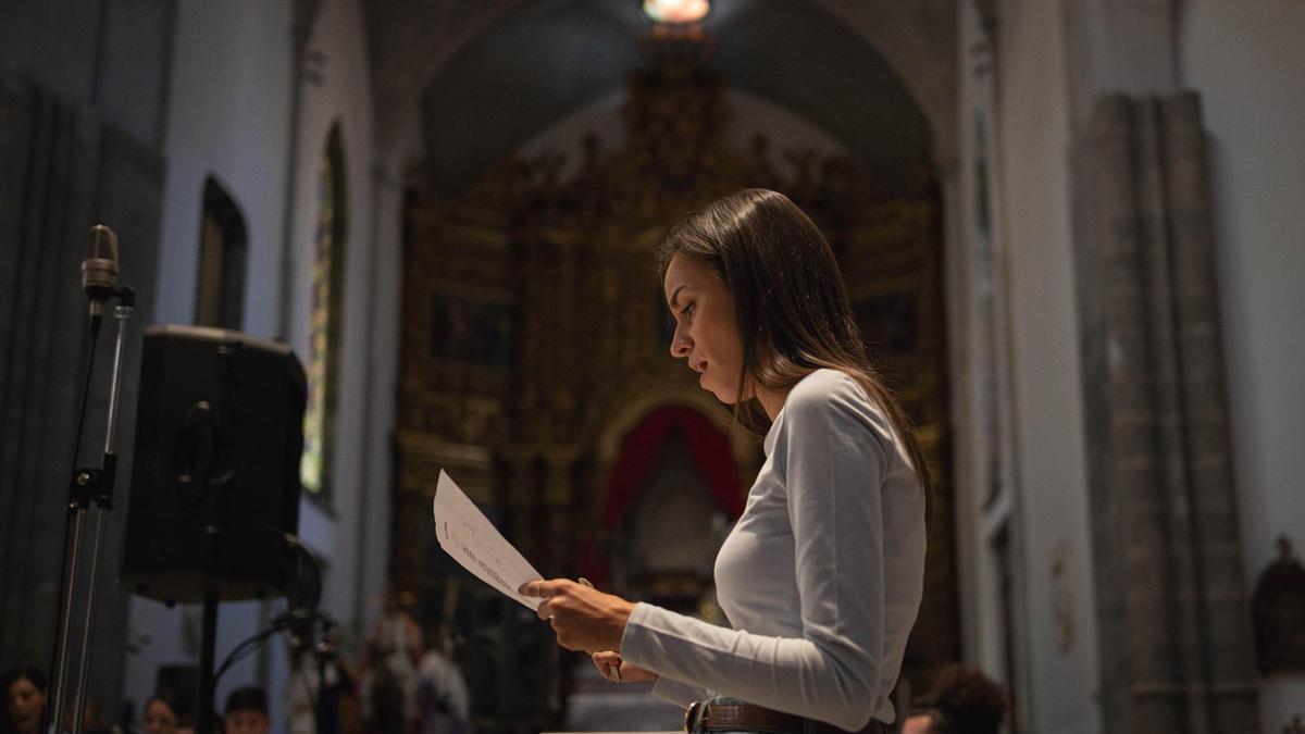 Estefanía Benedicto, durante la grabación del himno del papa a España que se desarrolló en la Catedral de La Laguna.