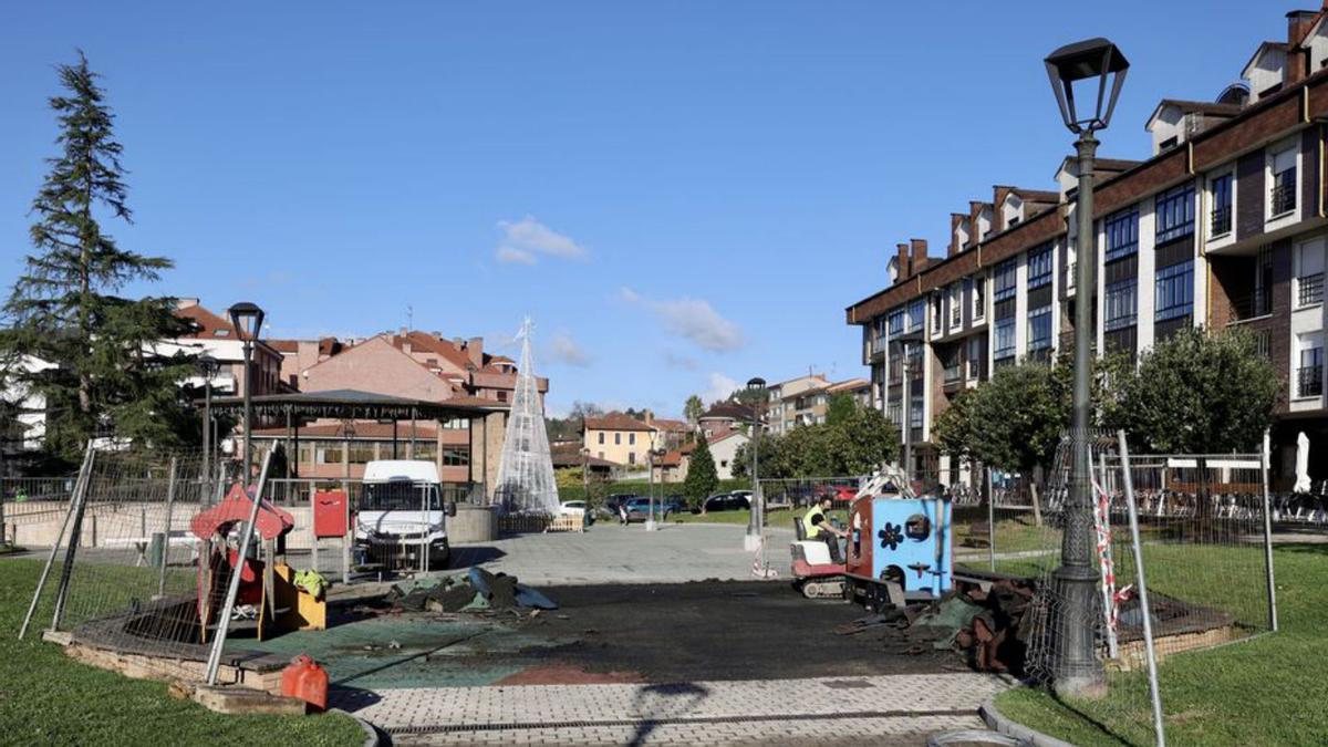 Los trabajos en el parque Cuno Corquera, de Posada. | A. L.