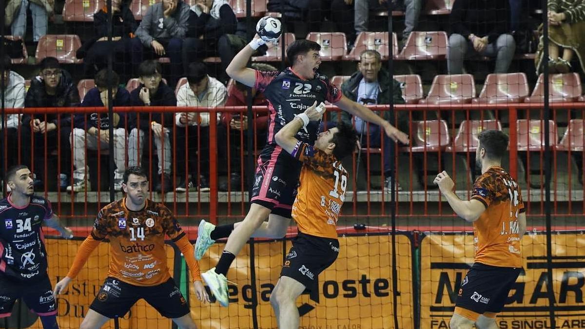 Dani Serrano realiza un lanzamiento.