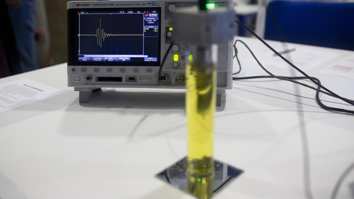 Inspección de aceite desarrollada en el laboratorio del equipo de investigación.