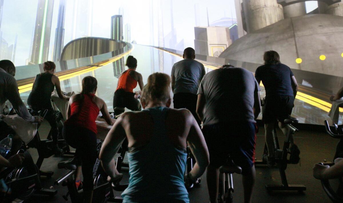 Ciclismo indoor inmersivo en Trend Fitness 24/7.