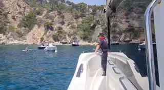 Sancionan a seis barcos en menos de tres horas en una Costa Brava saturada