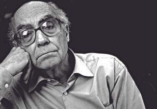 José Saramago consuela en su centenario