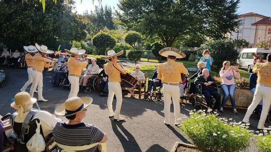 Concierto de mariachis en la Fundación Faustino Sobrino de Llanes