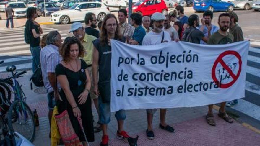 Cuatro años para un juicio a un objetor electoral