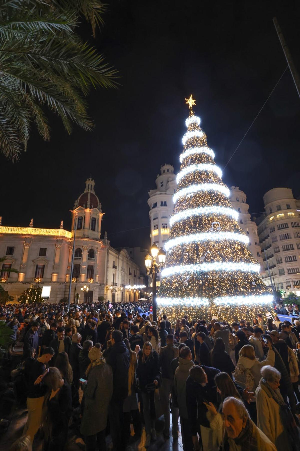 Llenazo en Valencia antes del primer fin de semana de Navidad