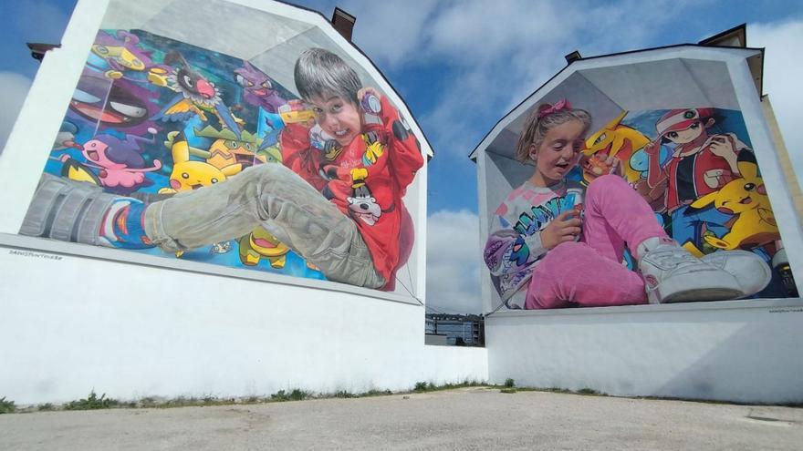 Sobre estas líneas, proceso de pintura del mural. A la izquierda, resultado final del trabajo de David Esteban en La Felguera. | D. O.