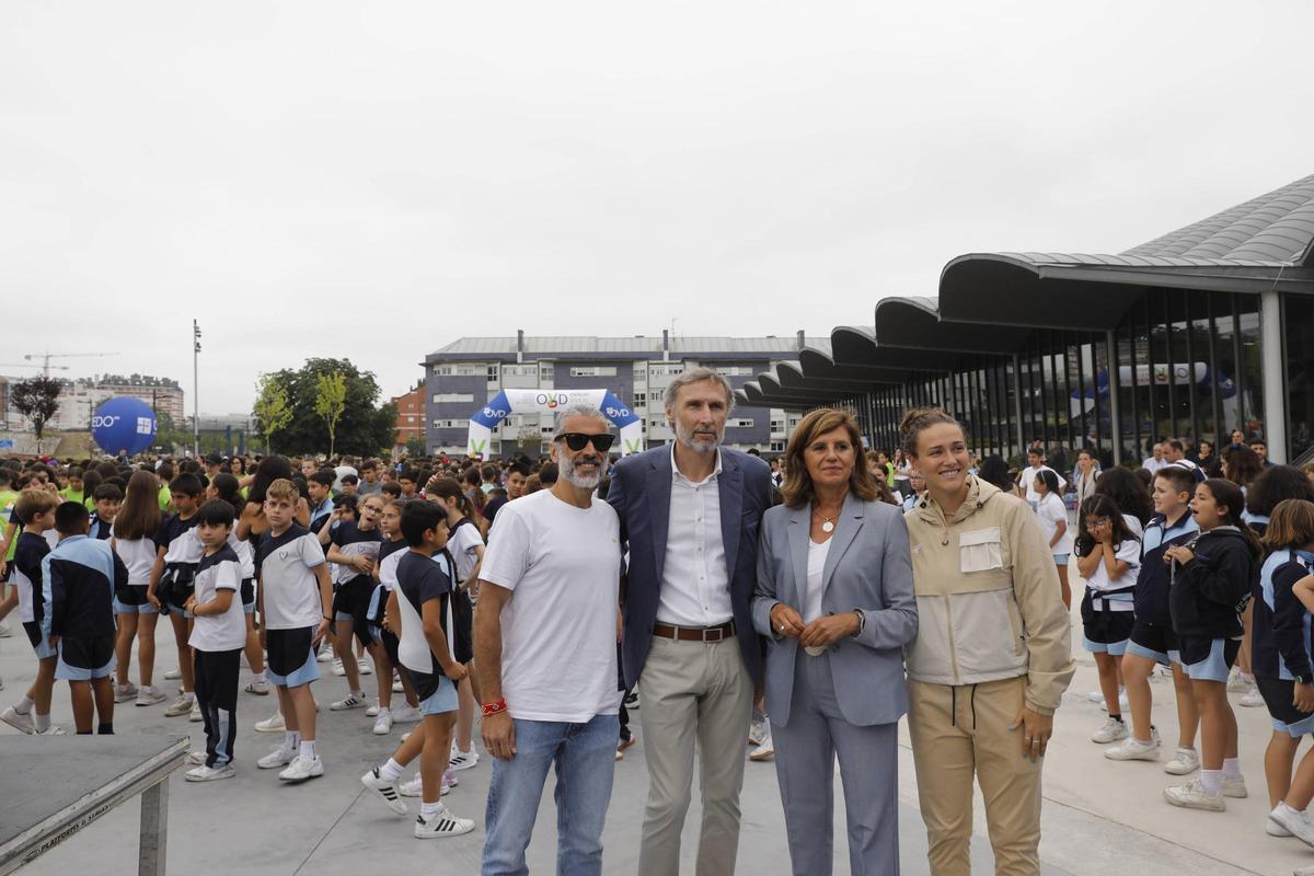 Body combat, coreografías, visitas de deportistas: así se mueven en Oviedo por los hábitos saludables más de 1.500 niños y niñas, en imágenes