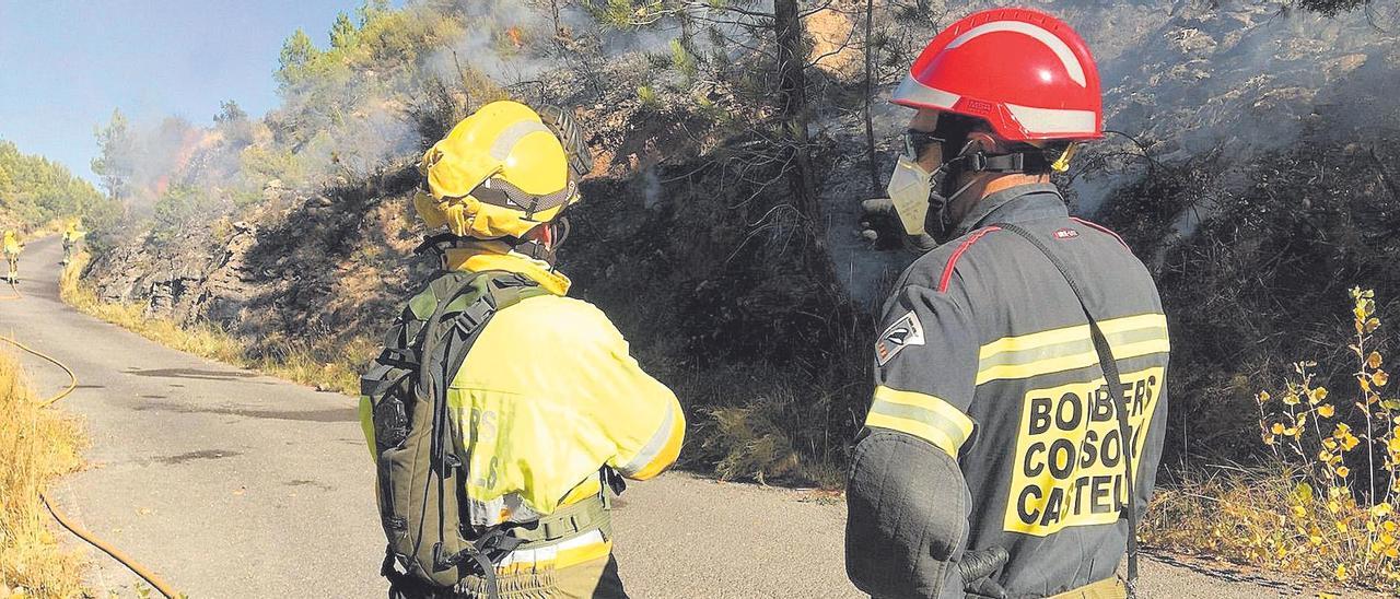 Los bomberos de Castellón aseguran que fueron minoría para hacer frente al incendio forestal de Bejís.