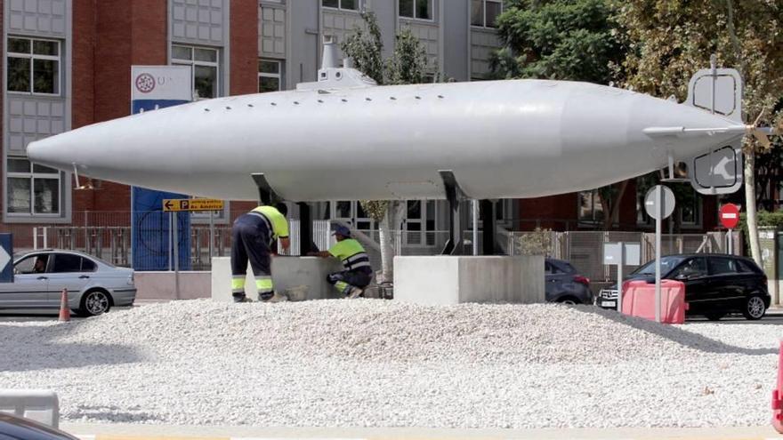 La fuente de la rotonda de la réplica del Peral espera presupuesto