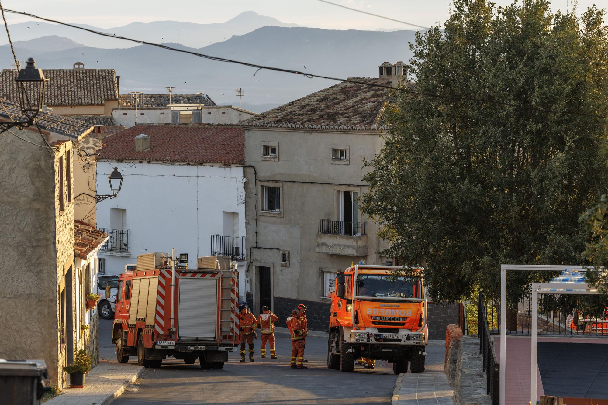 La lluvia reduce la llama del incendio de Bejís hasta casi desaparecer