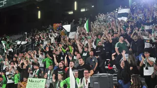 Cerca de 200 aficionados del Elche estarán animando al equipo en Ferrol