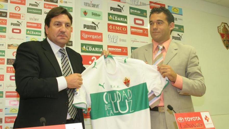 Luis García Plaza, junto a José Sepulcre, durante su presentación como técnico del Elche