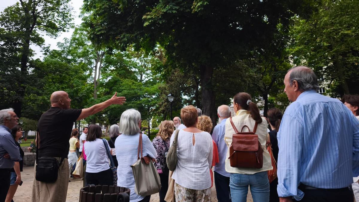 ¿Qué especies y curiosidades atesora el Campo San Francisco de Oviedo?: el paisajista José Valdeón arranca sus visitas de verano y las desvela, en imágenes