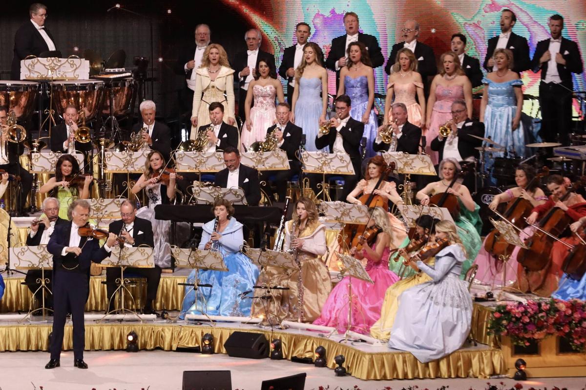 Nueva fiesta alegre y cálida en torno a la música a cargo de André Rieu Nueva fiesta alegre y cálida en torno a la música a cargo de André Rieu