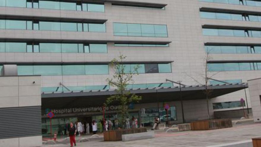Edificio de hospitalización del CHUO.
