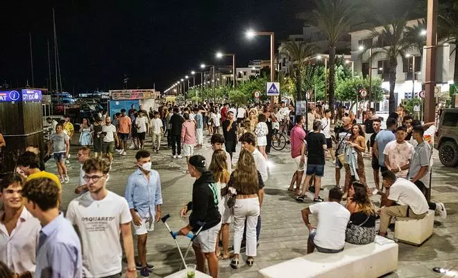 Las reuniones nocturnas ya están permitidas en Ibiza sin limitaciones