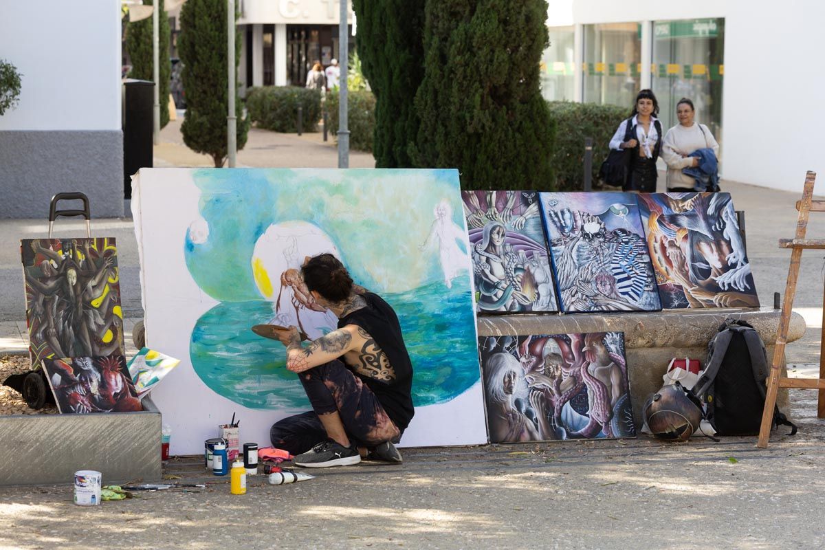 Galería: El centro de Vila se sumerge en el Fantasía Ibiza Festival